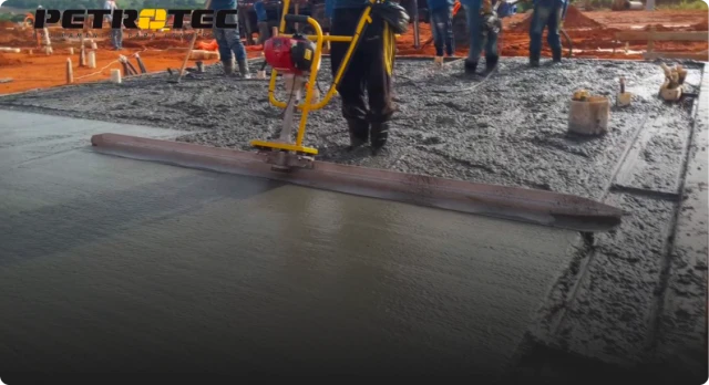 Executando Radier com a Régua Vibratória Simples | Petrotec Equipamentos