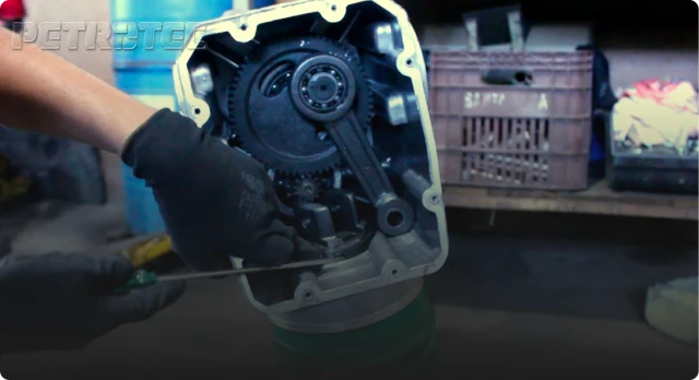 <p>Desmontar Completamente o Compactador de Solo Petrotec</p>